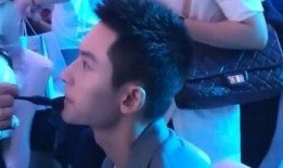 娱乐圈每天都吃瓜的小说,每日一瓜，揭秘明星幕后故事